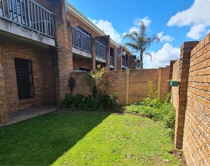 2 Bedroom Property for Sale in Sonstraal Heights Western Cape